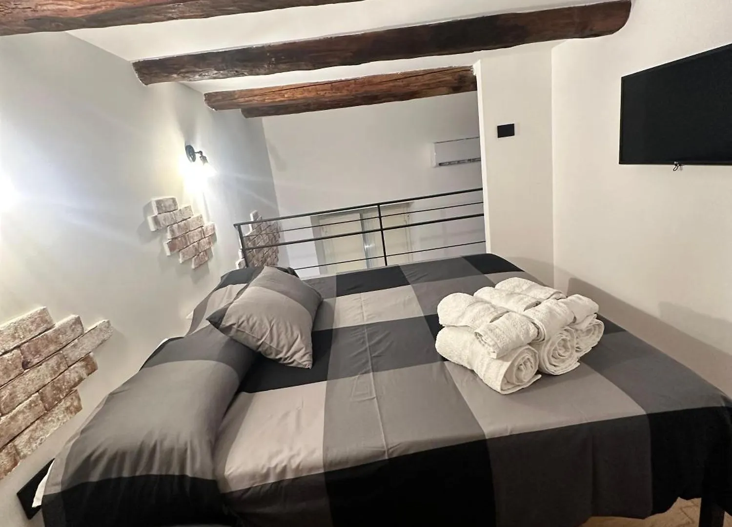 דירות נאפולי Delta Urban Loft 0*,